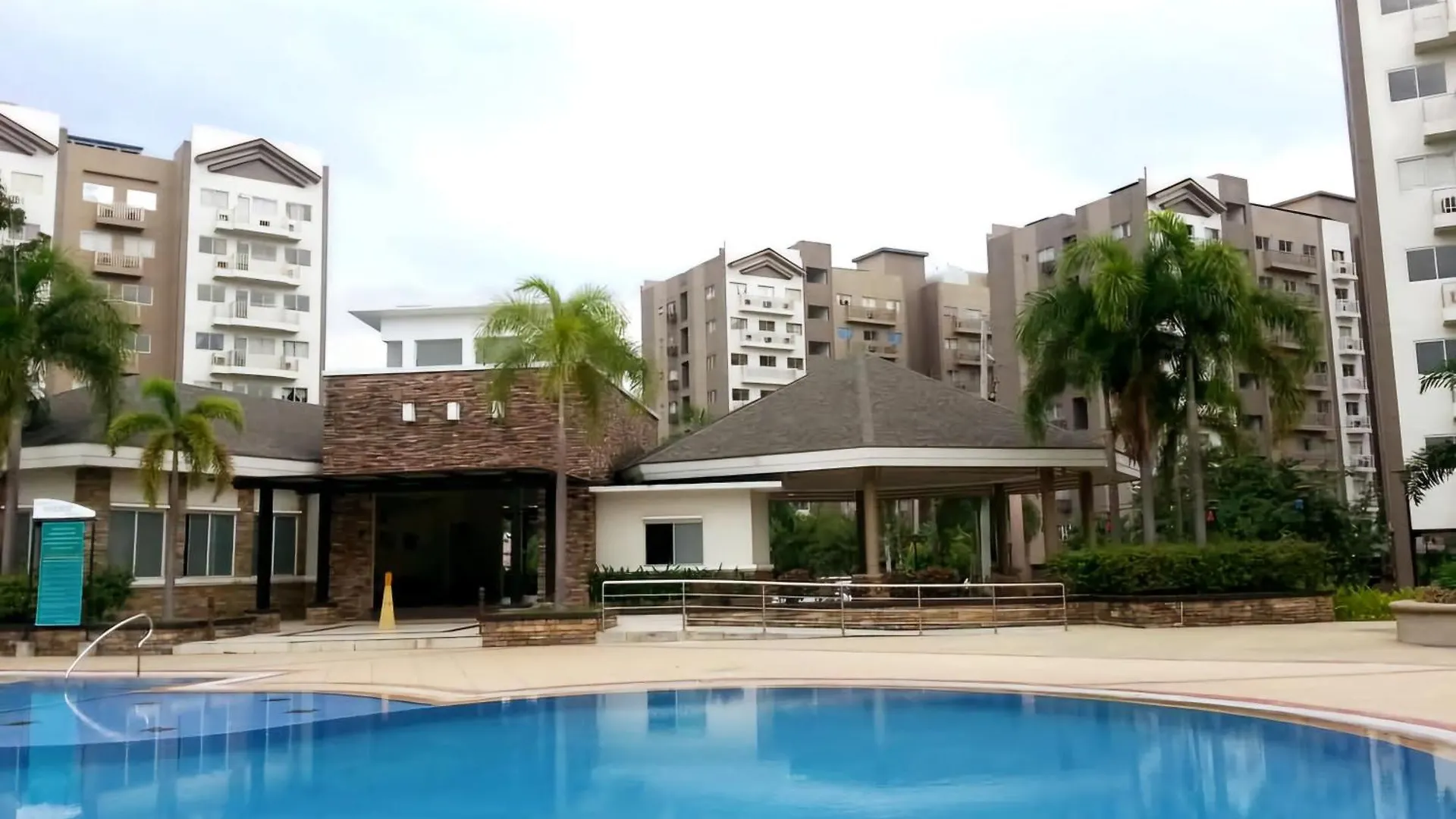 John & Jazz Staycation Manila Apartment